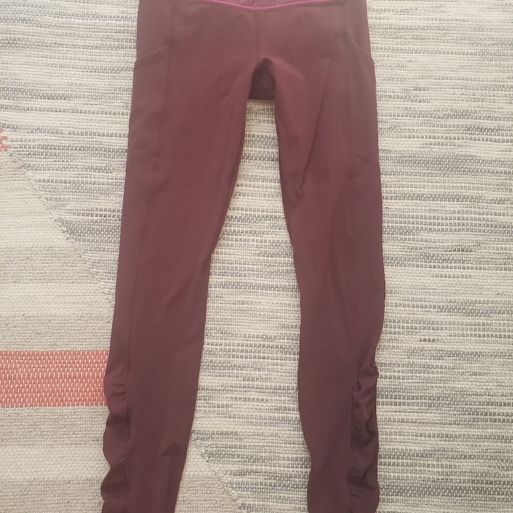 Lululemon Ruched Leggings.  Sz 6. 28 in